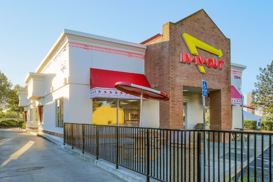 exterior of In n Out building