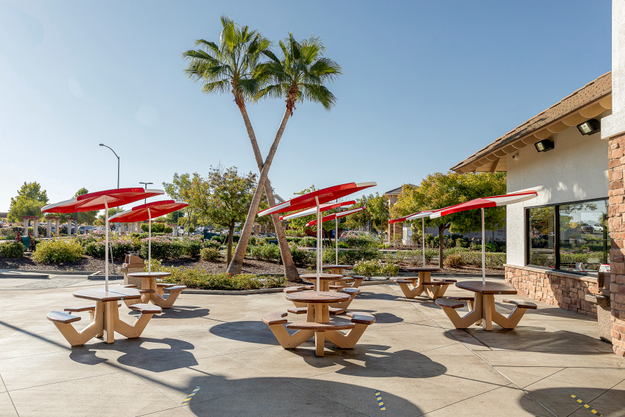 In N Out outdoor dining area